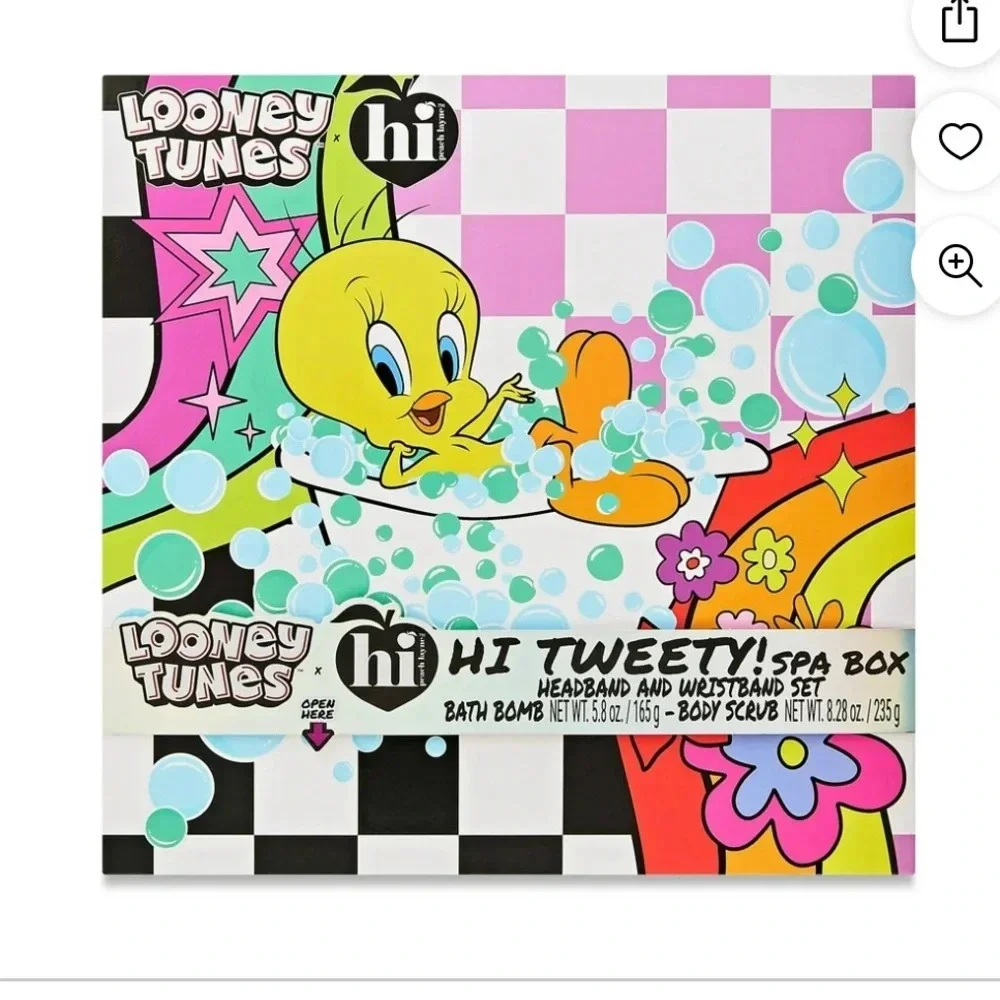 NWT Looney Tunes x Hi Peach Layne Bundle 3 Hand Painted Bath Bombs & Spa Box